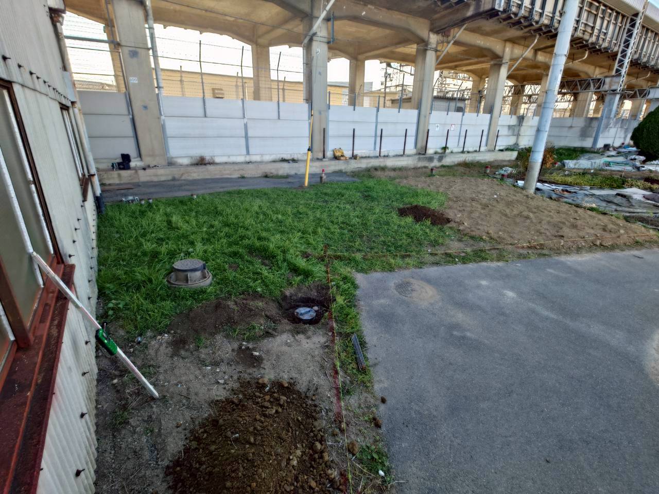 外溝工事前の敷地状況｜雨天時にぬかるみが発生していた未整地エリア